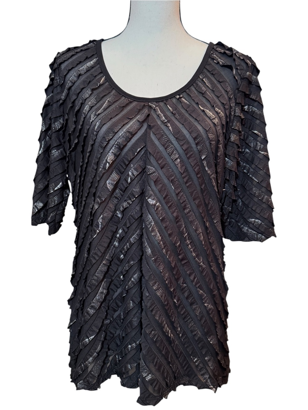 JohnPaulRichard Women's Black Ruffled Diagonal Stripe Tunic Top, size XL